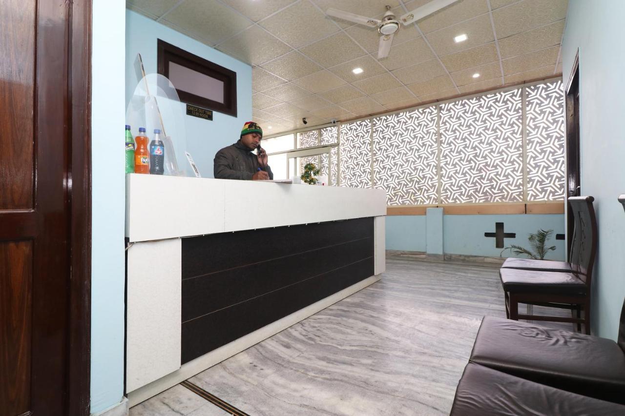 Oyo Hotel Ayaan Bareilly Bagian luar foto