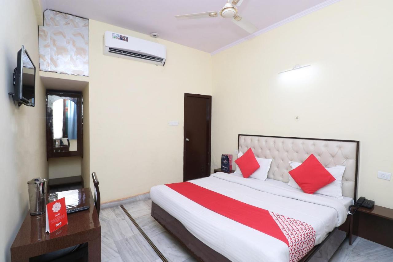 Oyo Hotel Ayaan Bareilly Bagian luar foto