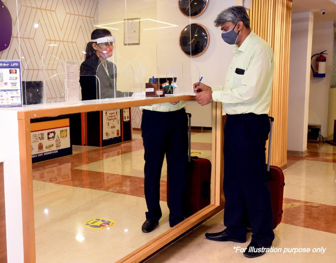 Oyo Hotel Ayaan Bareilly Bagian luar foto